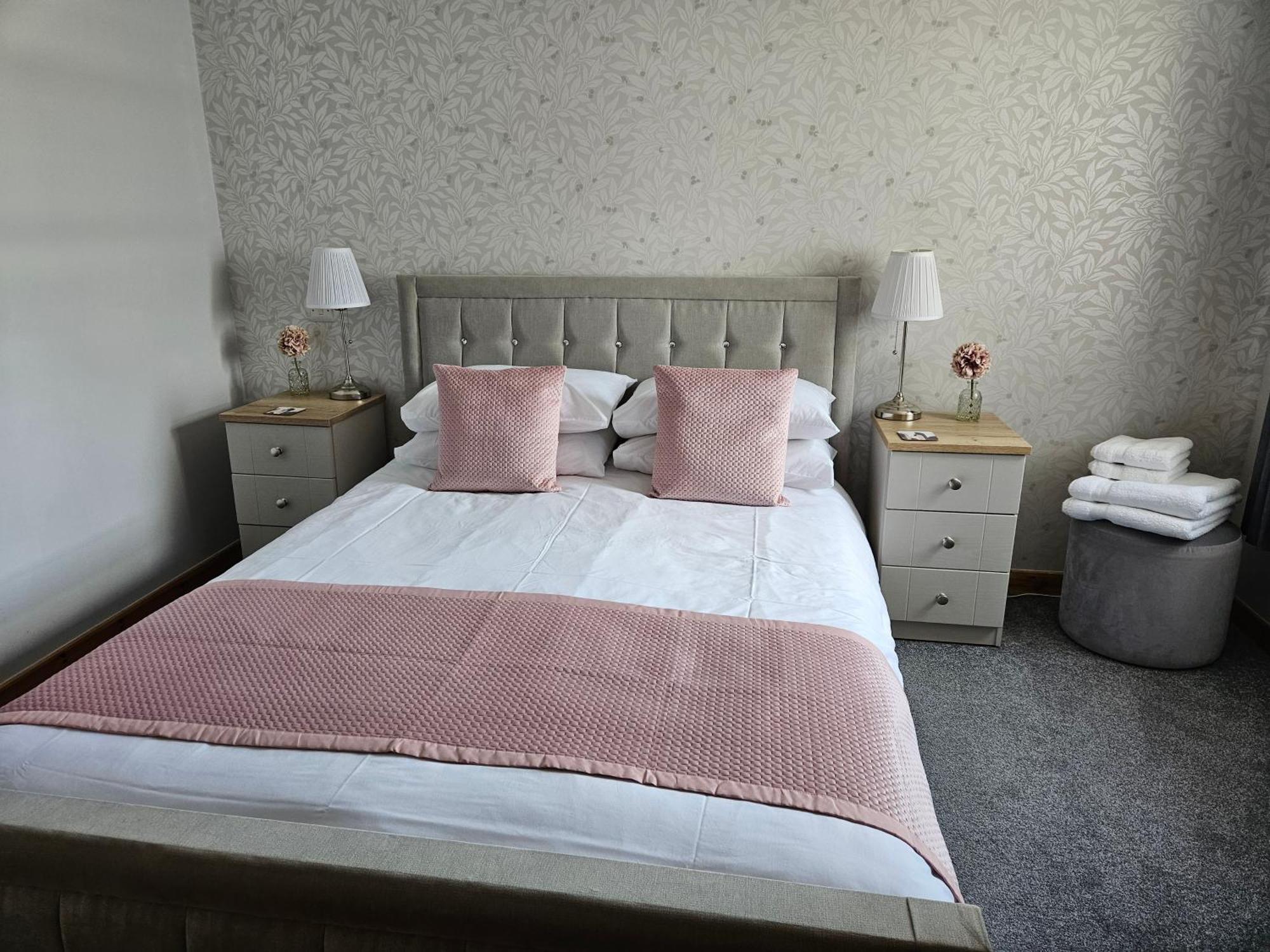 37 Farraline Court, City Centre Apartment Інвернесс Екстер'єр фото